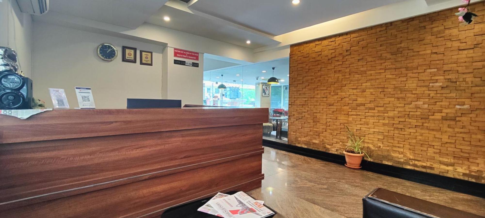 Hotel Krrish Inn - Ameerpet, Hajdarabad Zewnętrze zdjęcie